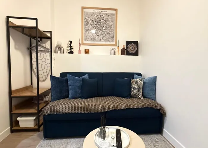 Apartment One Street Away From The Marais! *